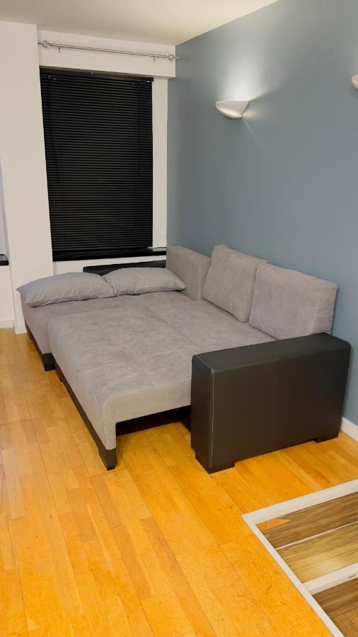 Charming 1-Bedroom Apartment In Woolwich Лондон Екстер'єр фото