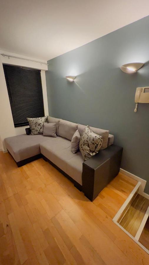 Charming 1-Bedroom Apartment In Woolwich Лондон Екстер'єр фото